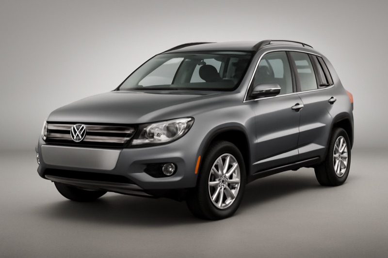 2016 Volkswagen Tiguan auto glass replacement in Los Angeles, CA